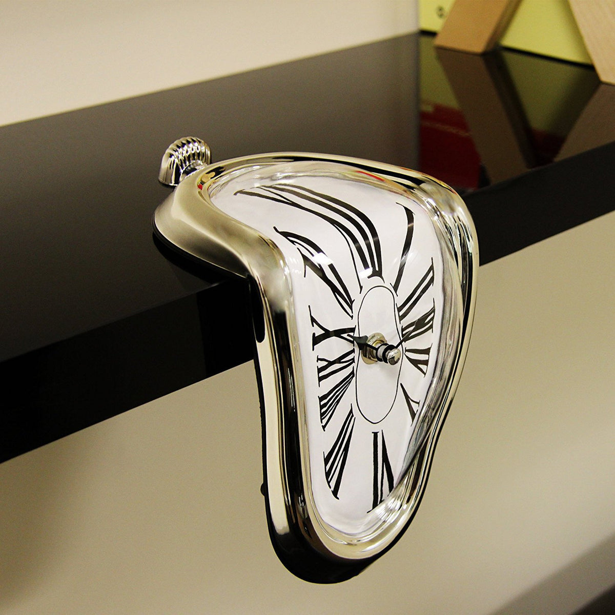 Creative twisted retro desk clock